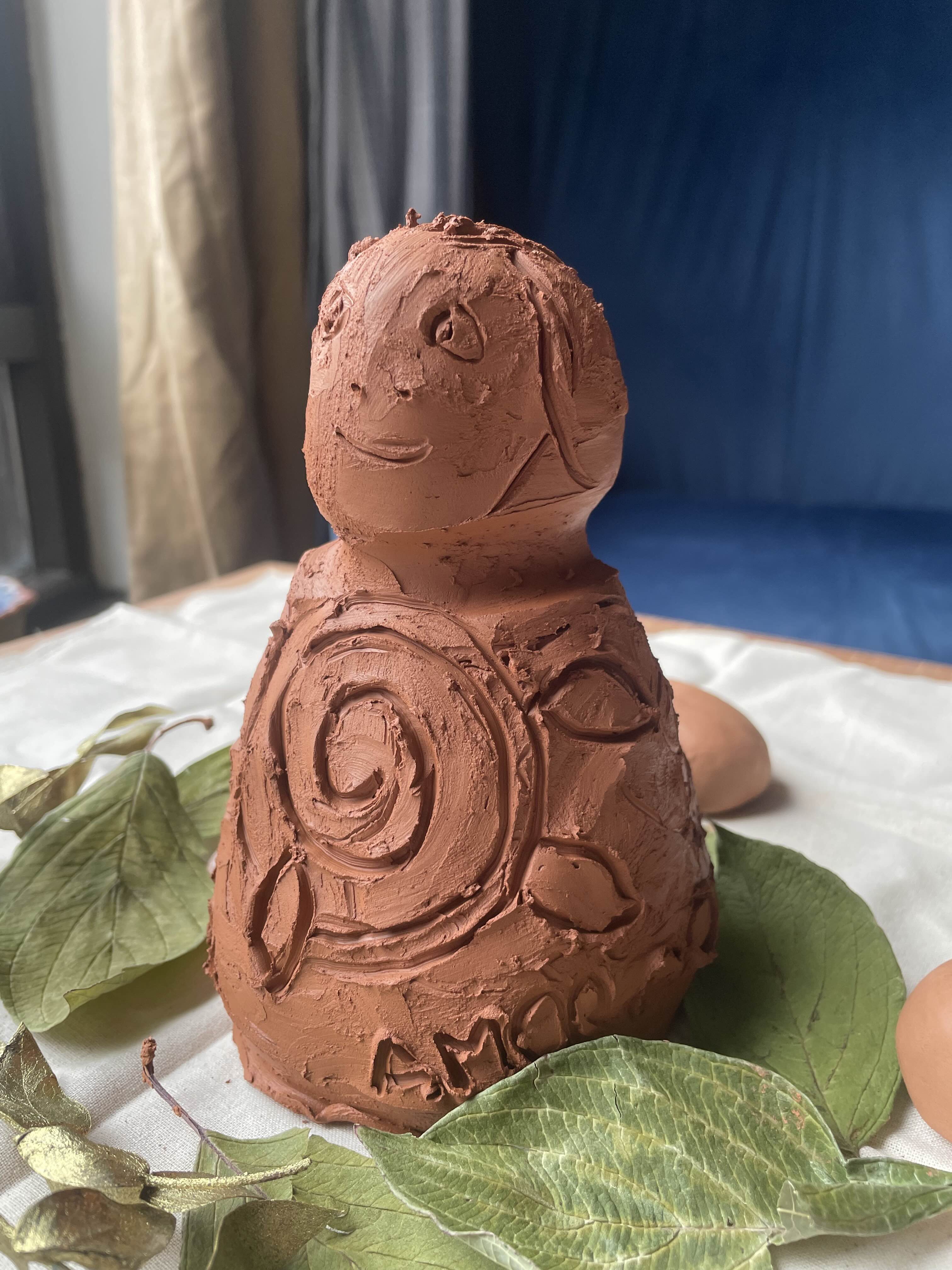 A clay sculpture made in a session